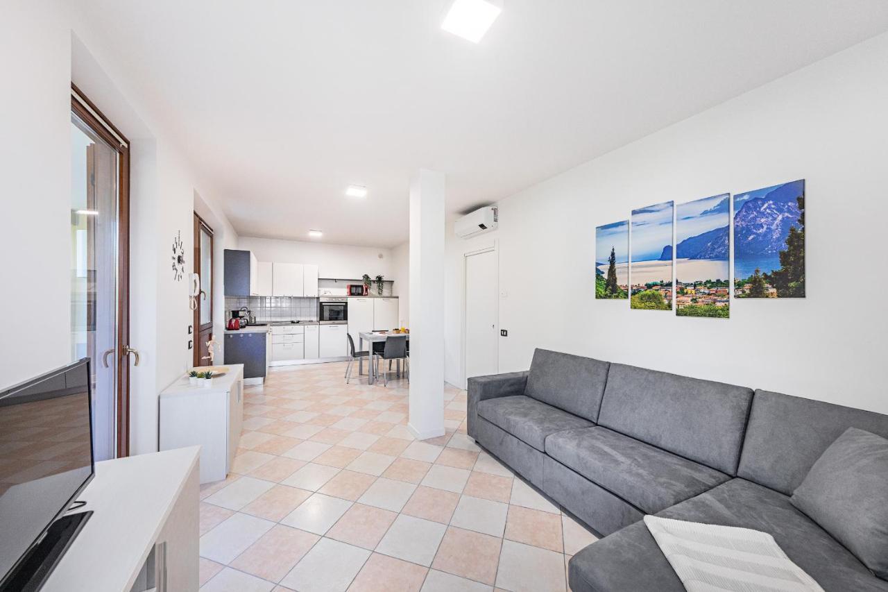 I Ciliegi 1-09 Con Piscina By Wonderful Italy Appartement Desenzano del Garda Buitenkant foto