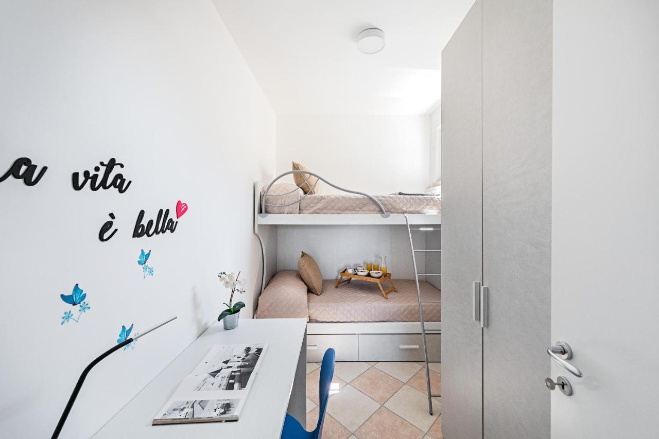I Ciliegi 1-09 Con Piscina By Wonderful Italy Appartement Desenzano del Garda Buitenkant foto