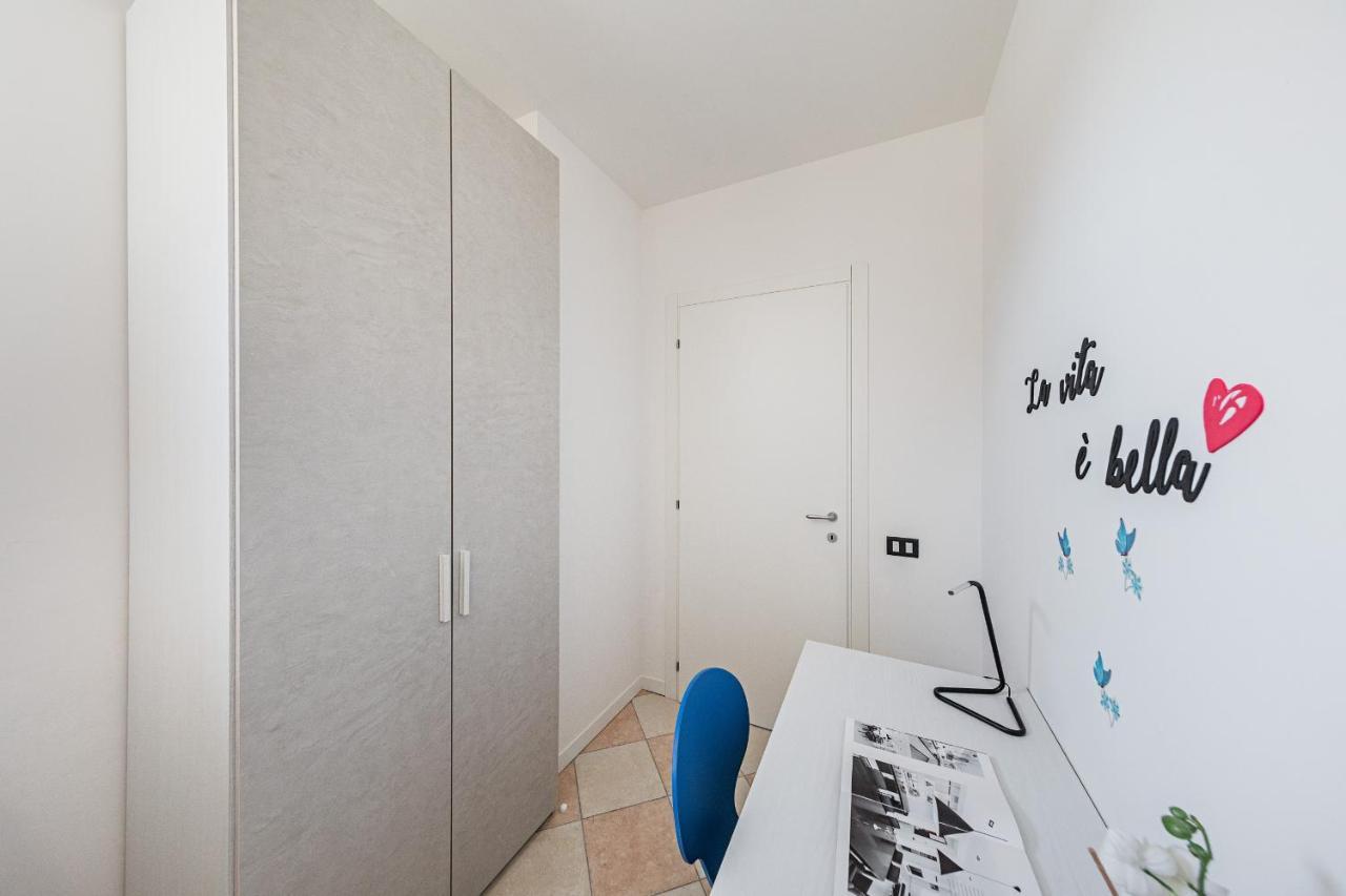 I Ciliegi 1-09 Con Piscina By Wonderful Italy Appartement Desenzano del Garda Buitenkant foto