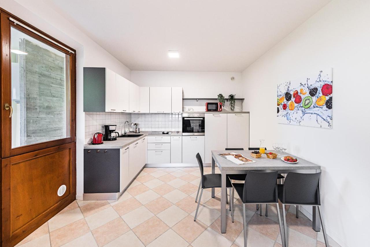 I Ciliegi 1-09 Con Piscina By Wonderful Italy Appartement Desenzano del Garda Buitenkant foto
